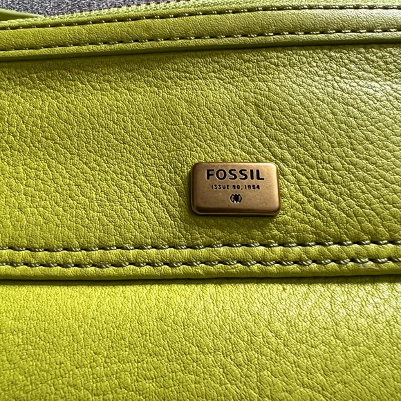 Fossil Emma Clutch in stunning Lime Color - Picture 11 of 16